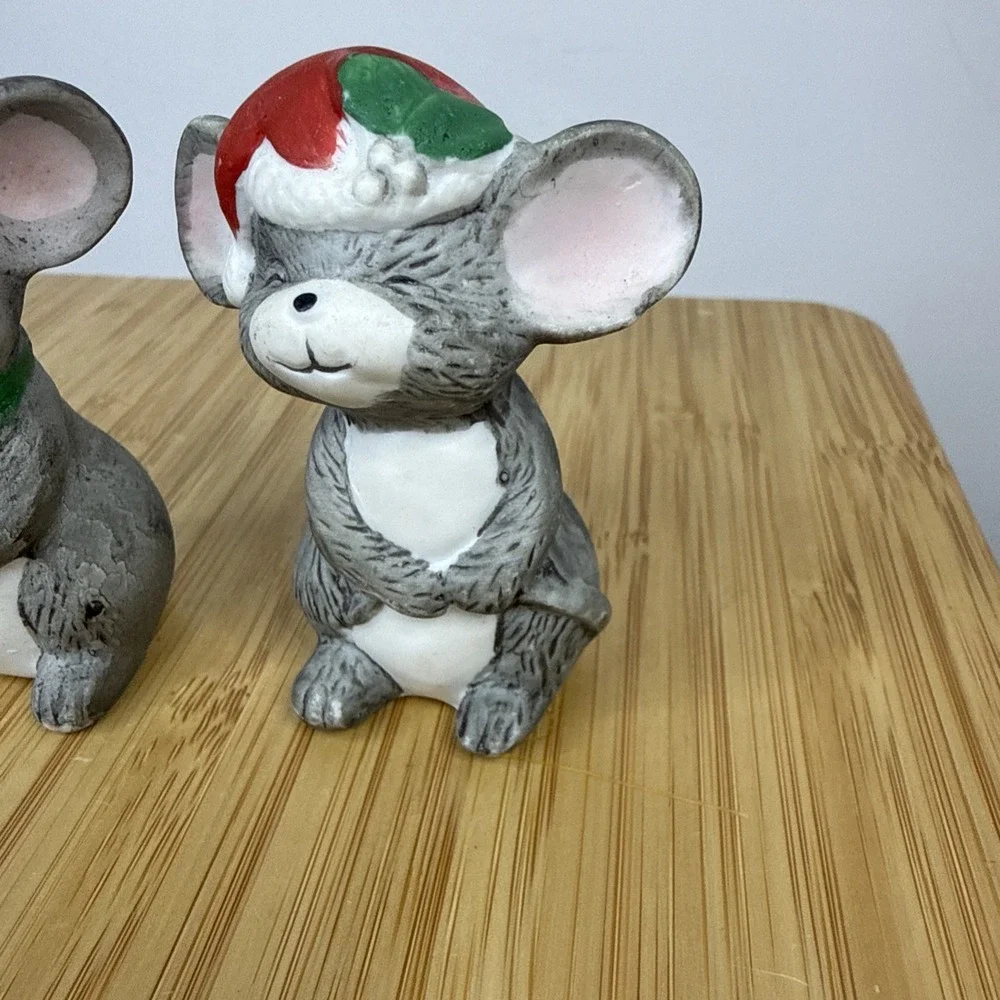VTG‎ Anthropomorphic Christmas Mice Mouse Ceramic Salt & Pepper Shakers Taiwan